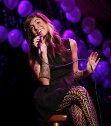 f84393158323155 Christina Perri   Twilight Saga Concert Tour in Chicago (Nov. 8)   20 HQ high resolution candids