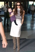 Виктория Бекхэм и ее дочь - arrive at LAX airport in LA,26.11.11 - 7xHQ 7fdd6a178390537