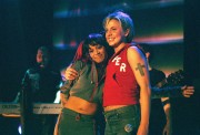 Лиза Лопез (TLC) и Мелани Чисхолм (Lisa Lopez, Melanie Chisholm) the Top Of The Pops Studio - 7xHQ 0d88fb205152911